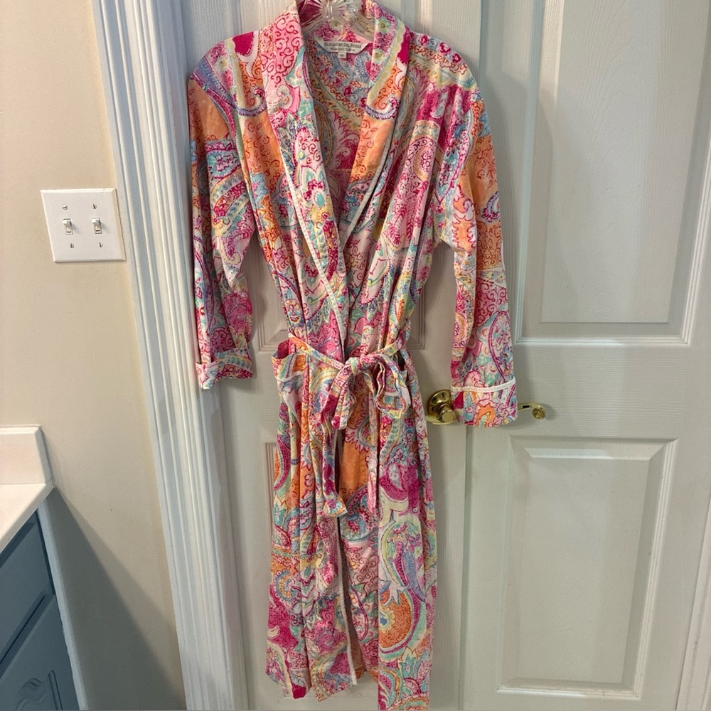 Alexander Del Rossa Paisley Print Cotton Robe in Pink & Orange SZ M